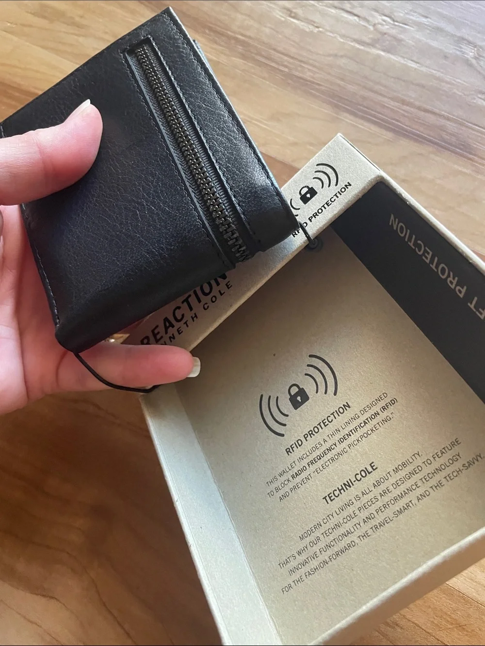 Reaction Kenneth Cole Black Leather RFID Card & Key Wallet with Zip Pocket